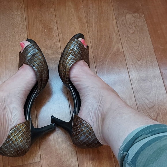 Peep toe shoes - Picture 3 of 6
